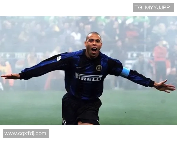 罗纳尔多与马尔蒂尼的巅峰对决谁才是足球历史的传奇巨星