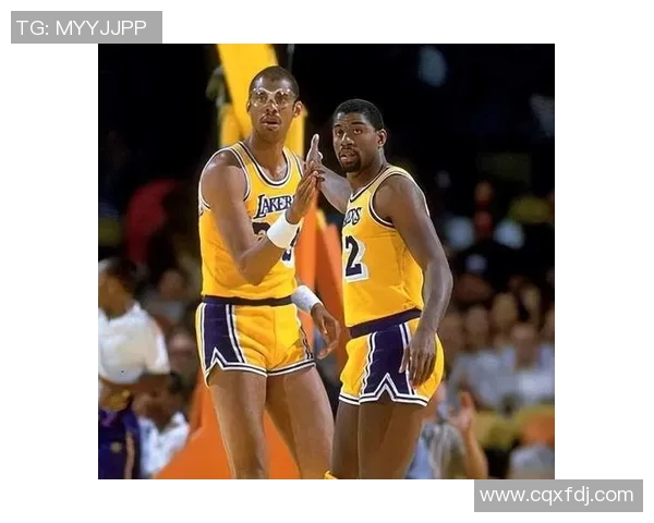 罗伯特森与魔术师的传奇对决：篮球历史上的巅峰时刻解析