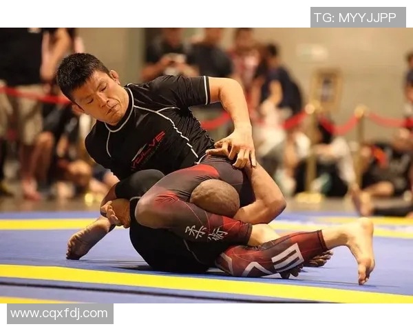 青木真也:从职业摔跤到综合格斗的传奇之路与人生哲学探讨 青木真也:从职业摔跤到综合格斗的传奇之路与人生哲学探讨